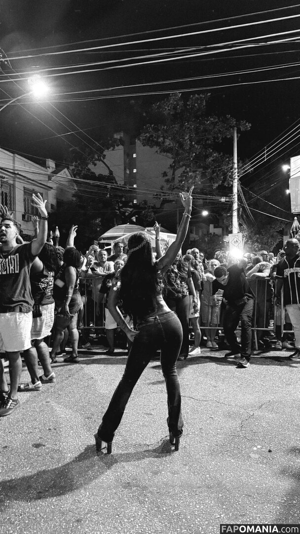 MC Rebecca / rebecca Nackt OnlyFans  Geleaktes Foto #1