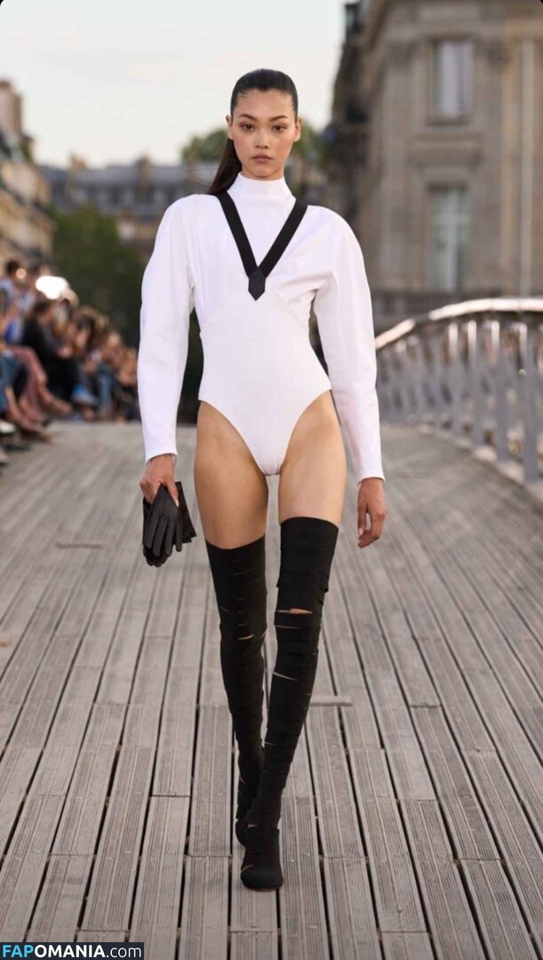 Mika Schneider / mikaschndr Nackt OnlyFans  Geleaktes Foto #1