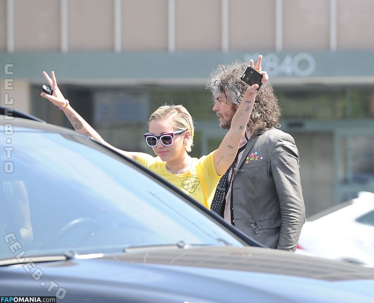 Miley Cyrus / https: / mileycyrus Nackt OnlyFans  Geleaktes Foto #2