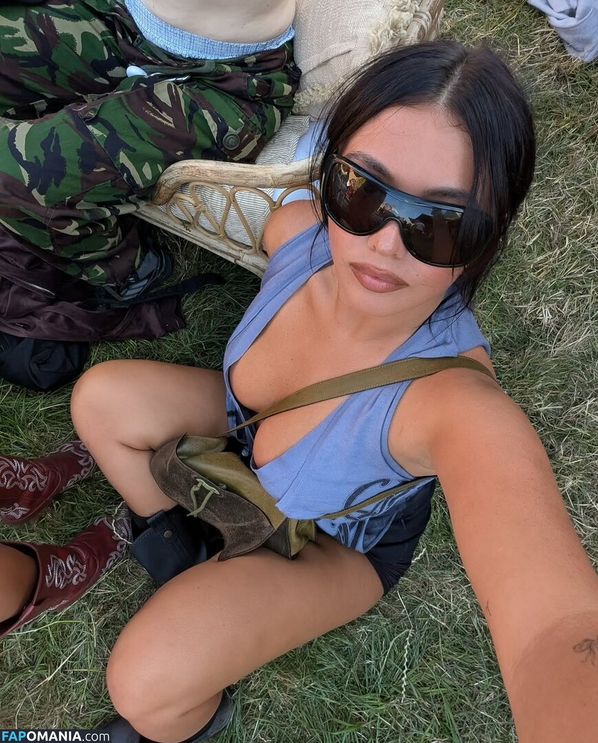 Millie Hannah / explicittbabe / milliehannahhh Nackt OnlyFans  Geleaktes Foto #3