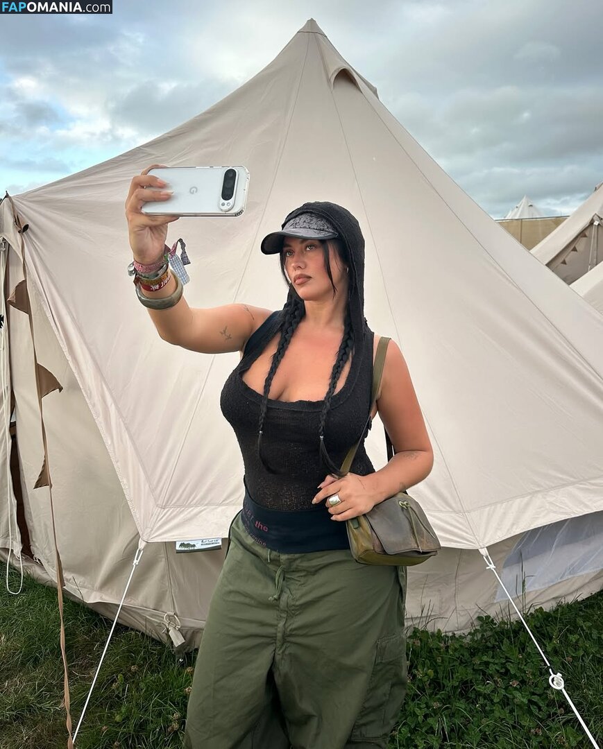 Millie Hannah / explicittbabe / milliehannahhh Nackt OnlyFans  Geleaktes Foto #4