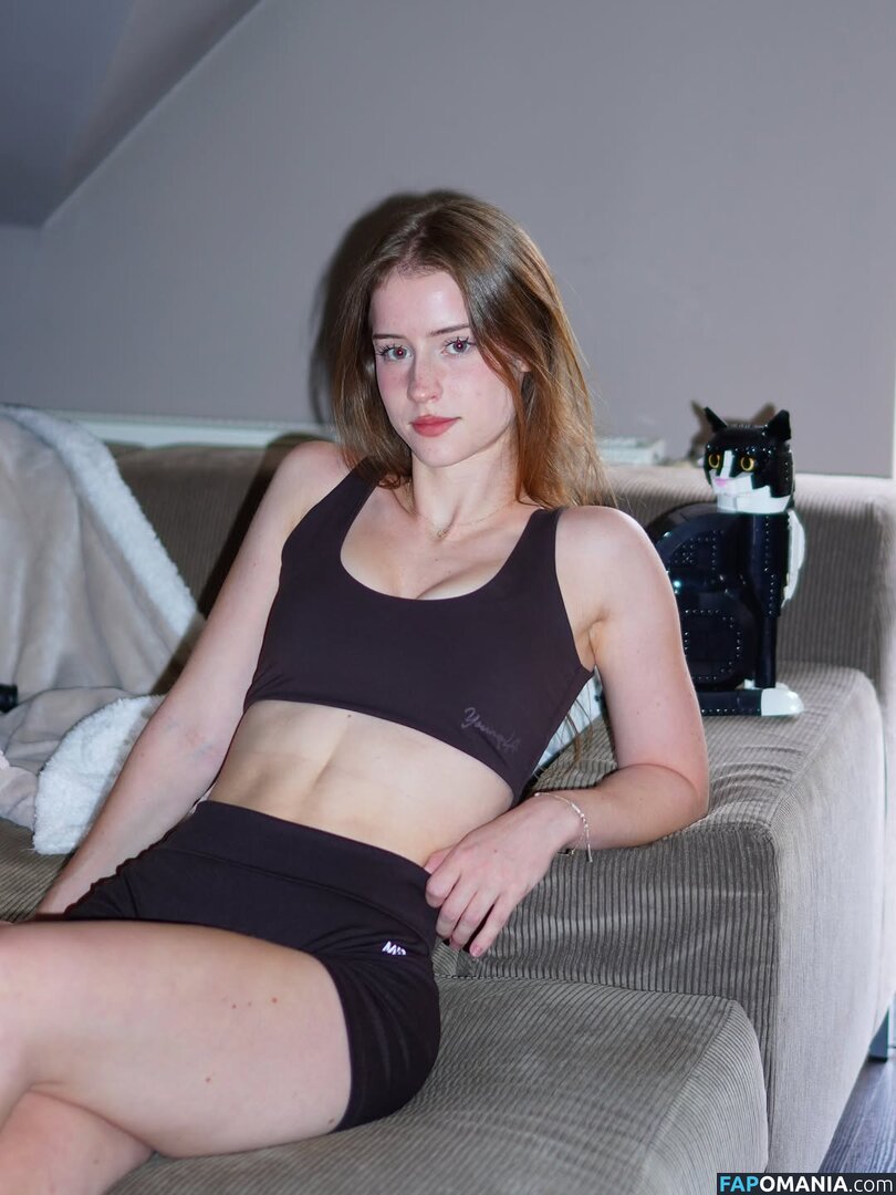Mira.004 / model_mira Nackt OnlyFans  Geleaktes Foto #1511