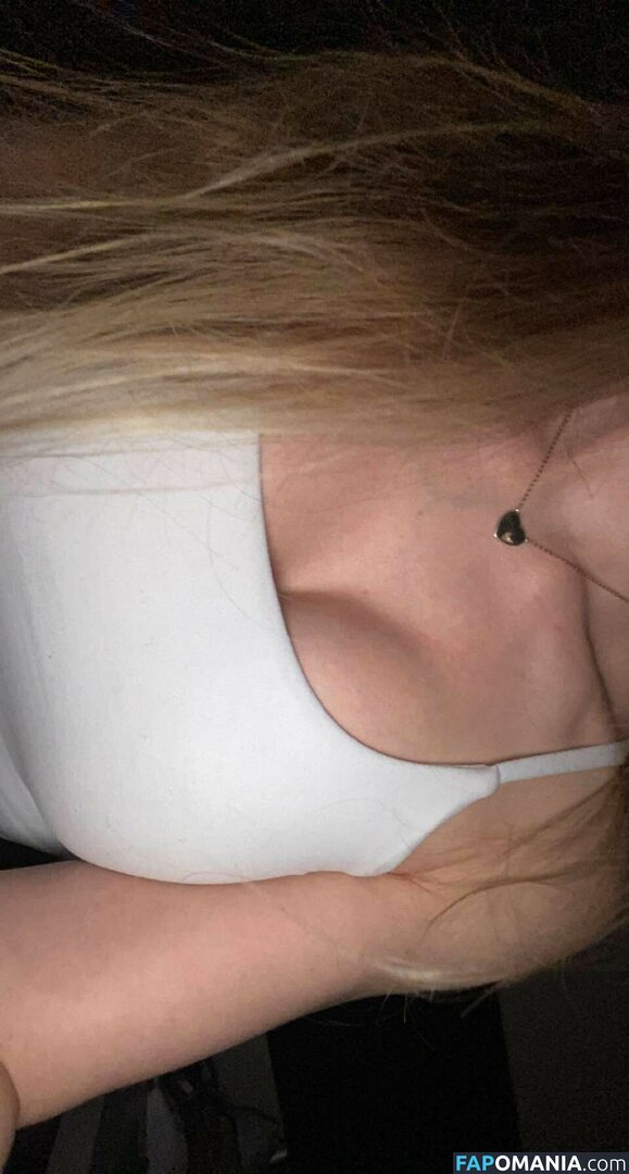 Mira Szalma / https: / mira.004 Nackt OnlyFans  Geleaktes Foto #7