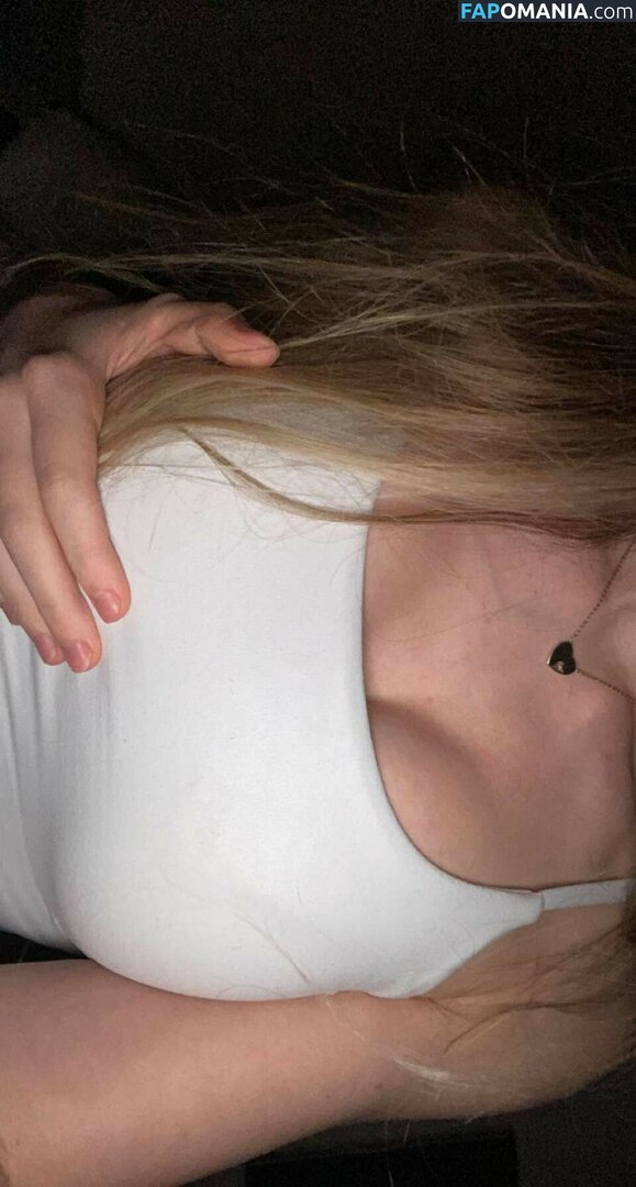 Mira Szalma / https: / mira.004 Nackt OnlyFans  Geleaktes Foto #8