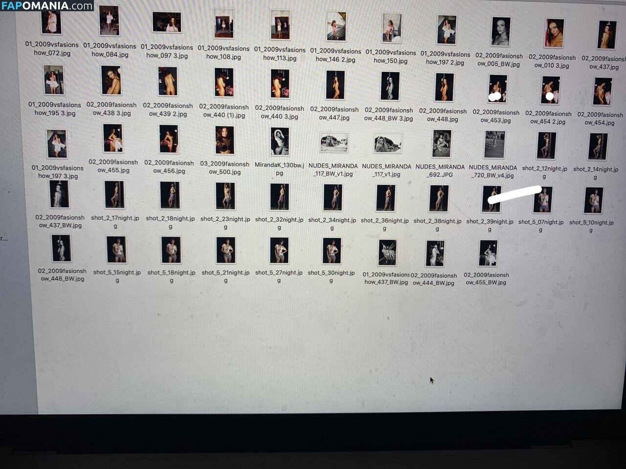 Miranda Kerr Nackt OnlyFans  Geleaktes Foto #1