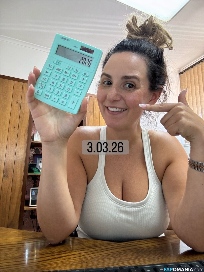 MILF Online Accountant / Miriam Holme / miriamholme Nackt OnlyFans  Geleaktes Foto #18