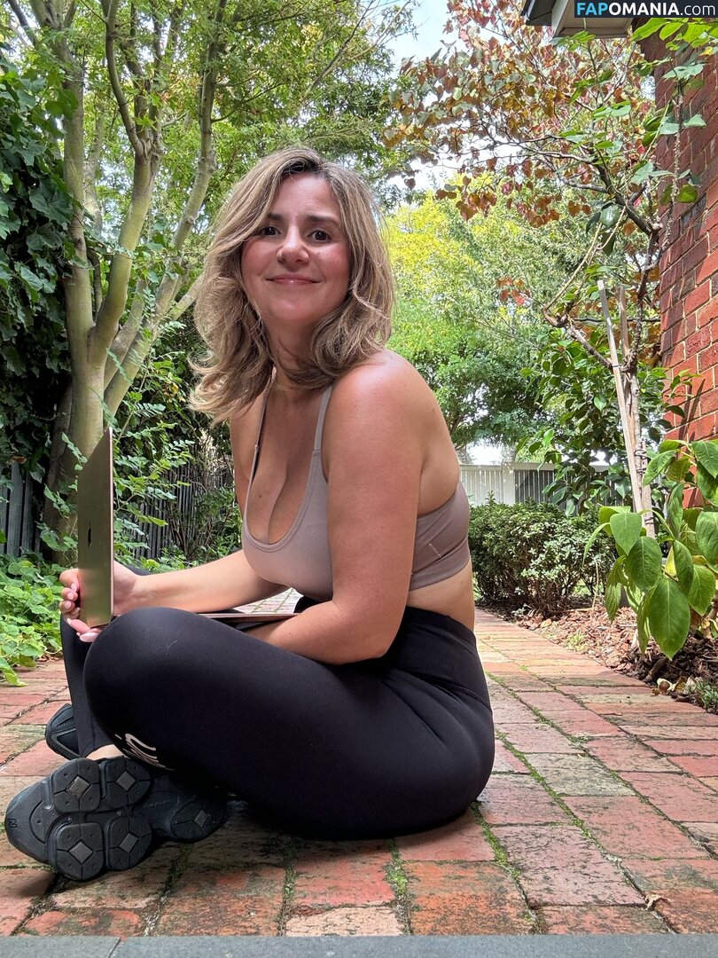 MILF Online Accountant / Miriam Holme / miriamholme Nackt OnlyFans  Geleaktes Foto #20