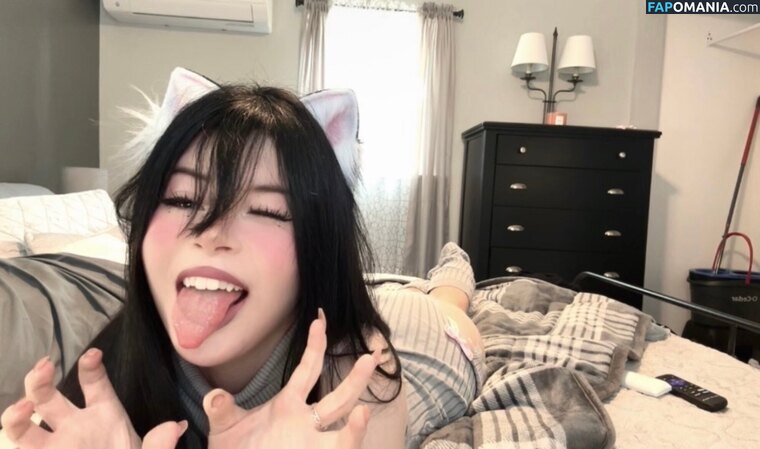molly.osamu / mollymeowz / mollymew2 Nackt OnlyFans  Geleaktes Foto #17