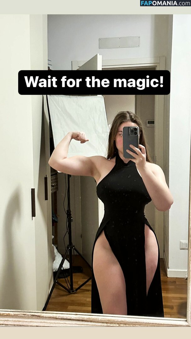 Giulia Valeriani / moonchild_77 / moonchild_777 Nackt OnlyFans  Geleaktes Foto #9