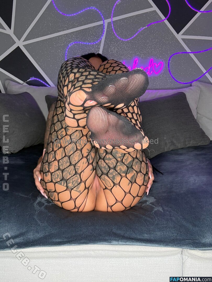 Nadine.inked / https: Nackt OnlyFans  Geleaktes Foto #2