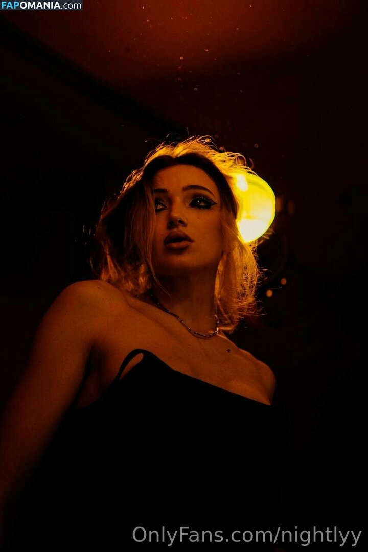 elara_moonq / nightly / nightlyy Nackt OnlyFans  Geleaktes Foto #2