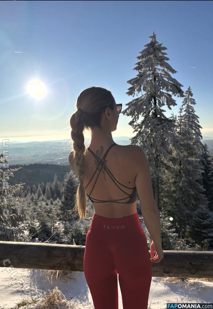 Nina Haberl / niha.original Nackt OnlyFans  Geleaktes Foto #1