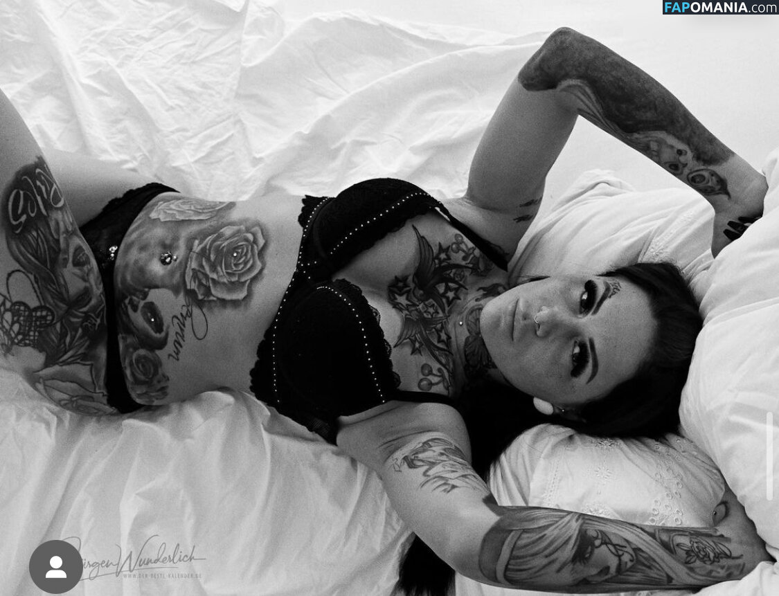 Nine Dienchen / nine_dinchen_official / ninedinchen Nackt OnlyFans  Geleaktes Foto #7