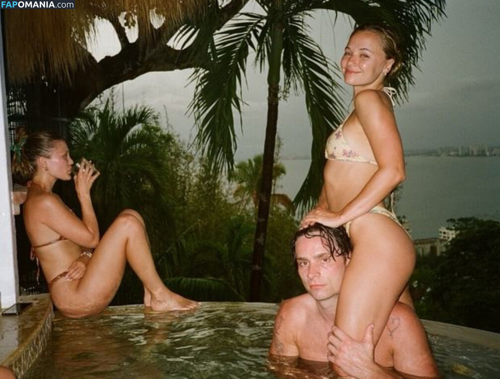 Olivia Holt / olivia_holt Nackt OnlyFans  Geleaktes Foto #13