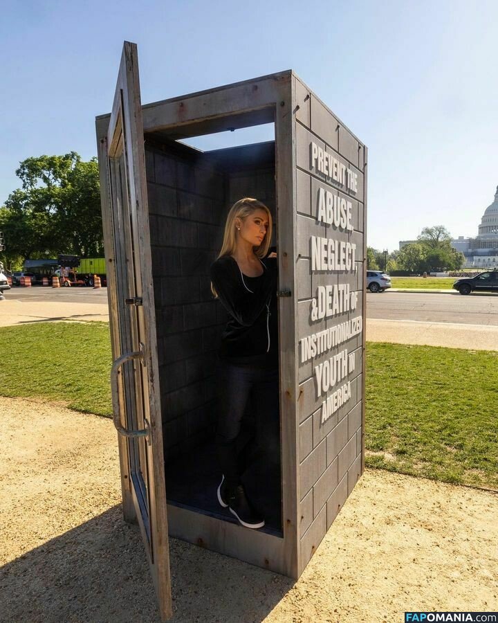 Paris Hilton Nackt Geleaktes Foto #83