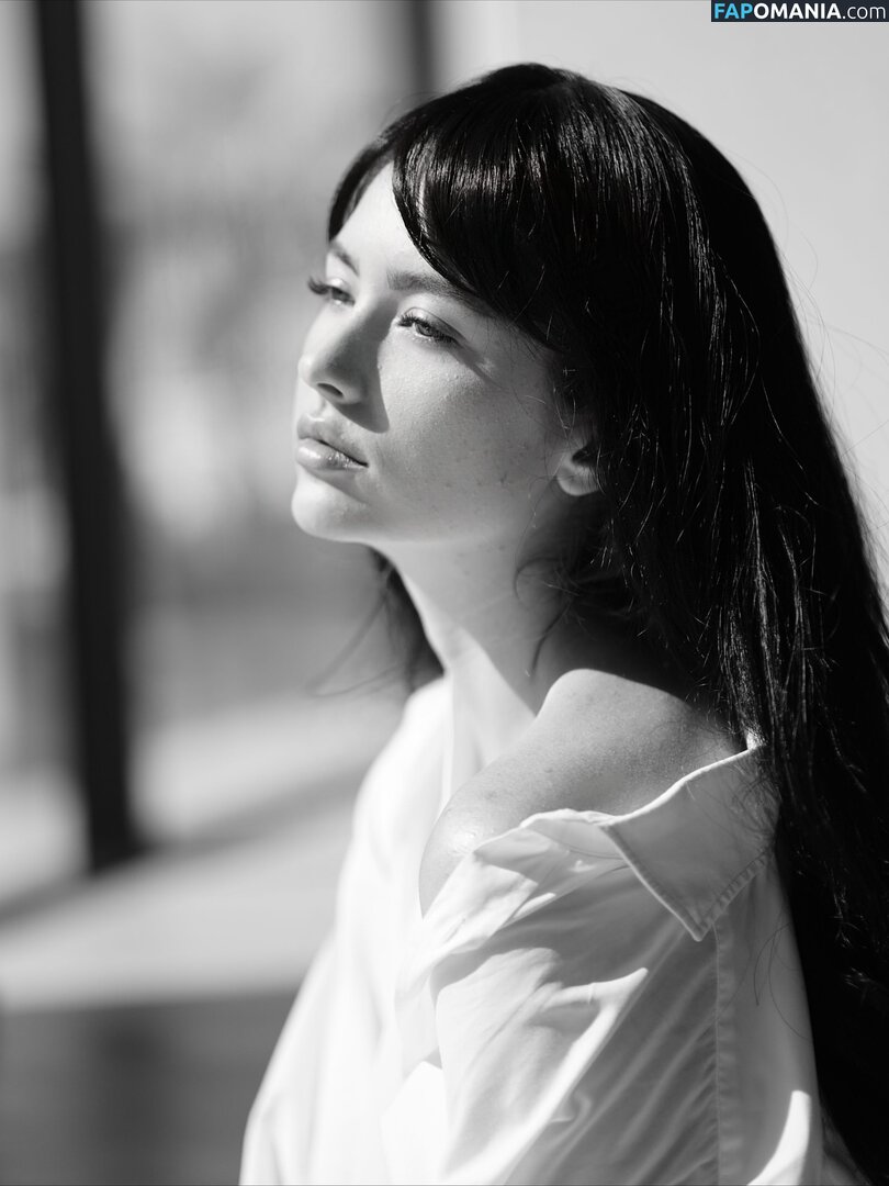 Pauline Maugauin / Pola Petrenko / polapetrenko Nackt OnlyFans  Geleaktes Foto #8