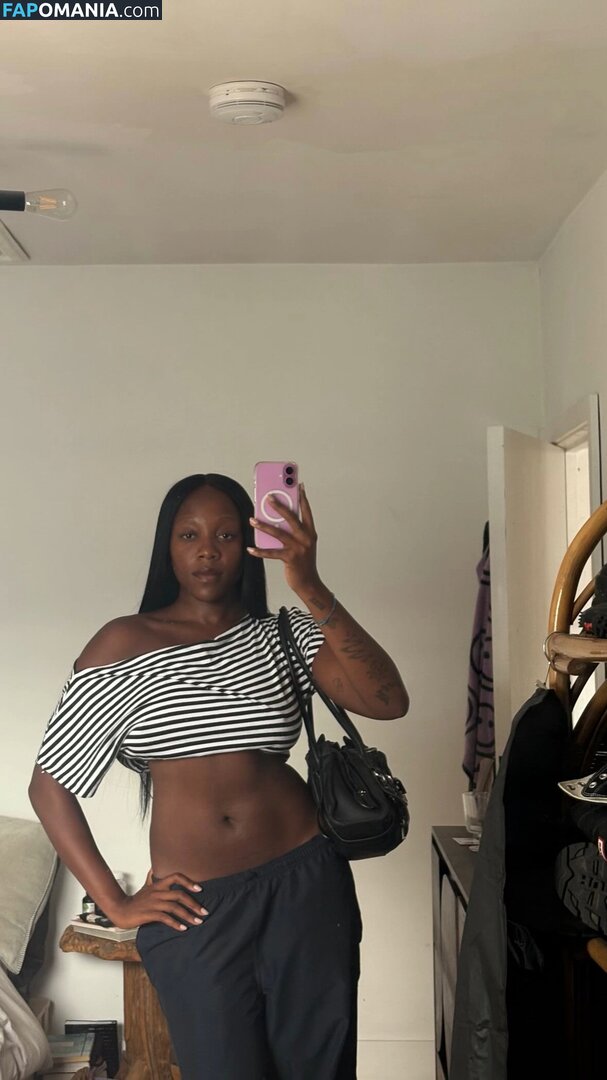Rachel Chinouriri / rachelchinouriri Nackt OnlyFans  Geleaktes Foto #1