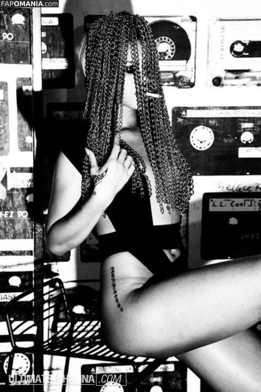 Rihanna Nackt OnlyFans  Geleaktes Foto #15