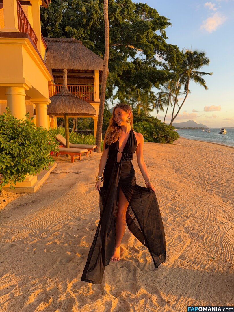 Romane Bertrand / rromane.b Nackt OnlyFans  Geleaktes Foto #7