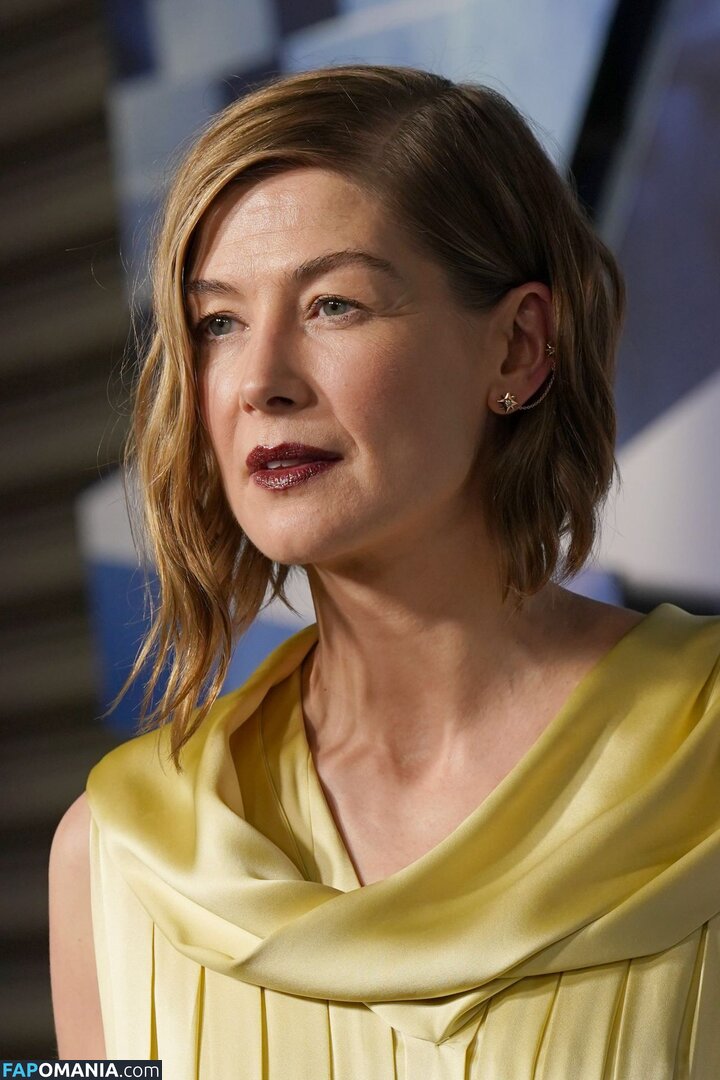 Rosamund Pike / mspike Nackt OnlyFans  Geleaktes Foto #111