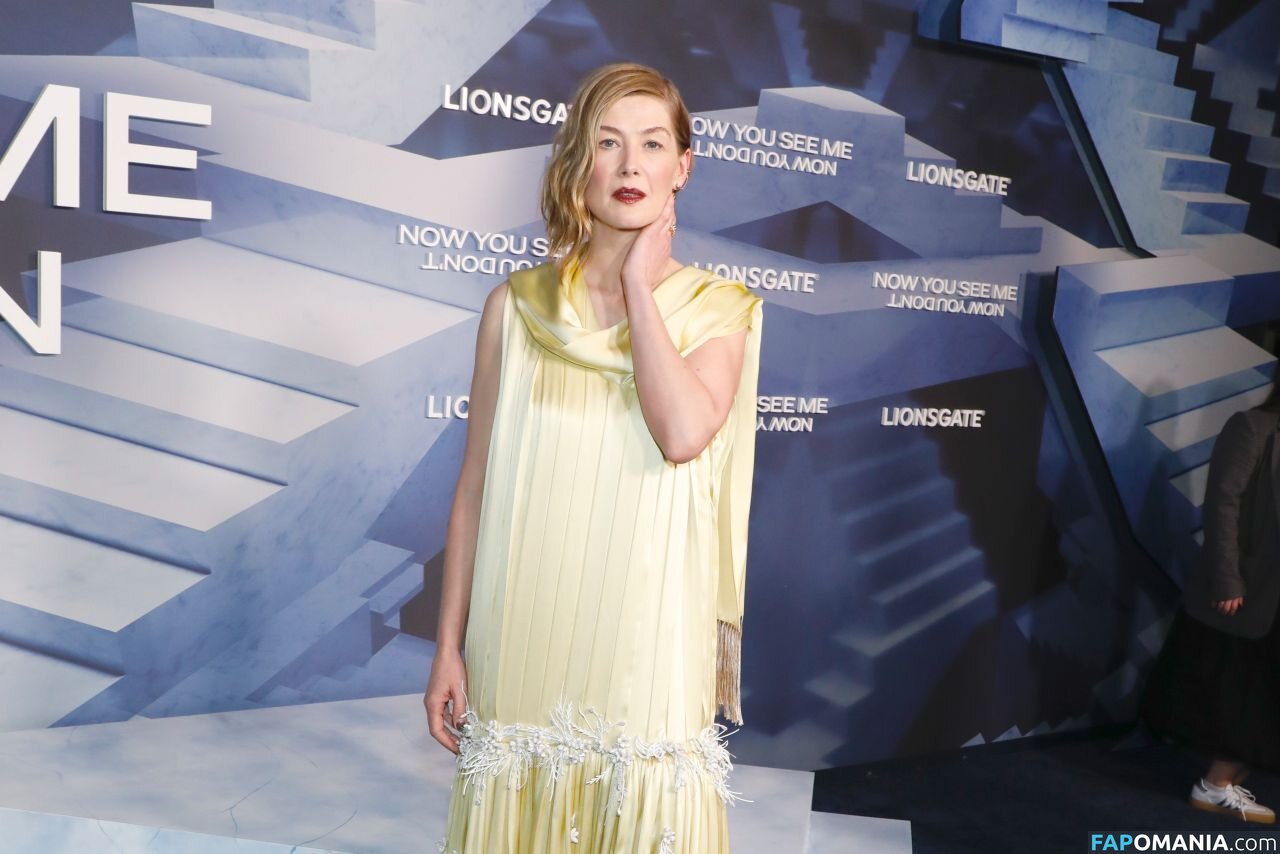 Rosamund Pike / mspike Nackt OnlyFans  Geleaktes Foto #114