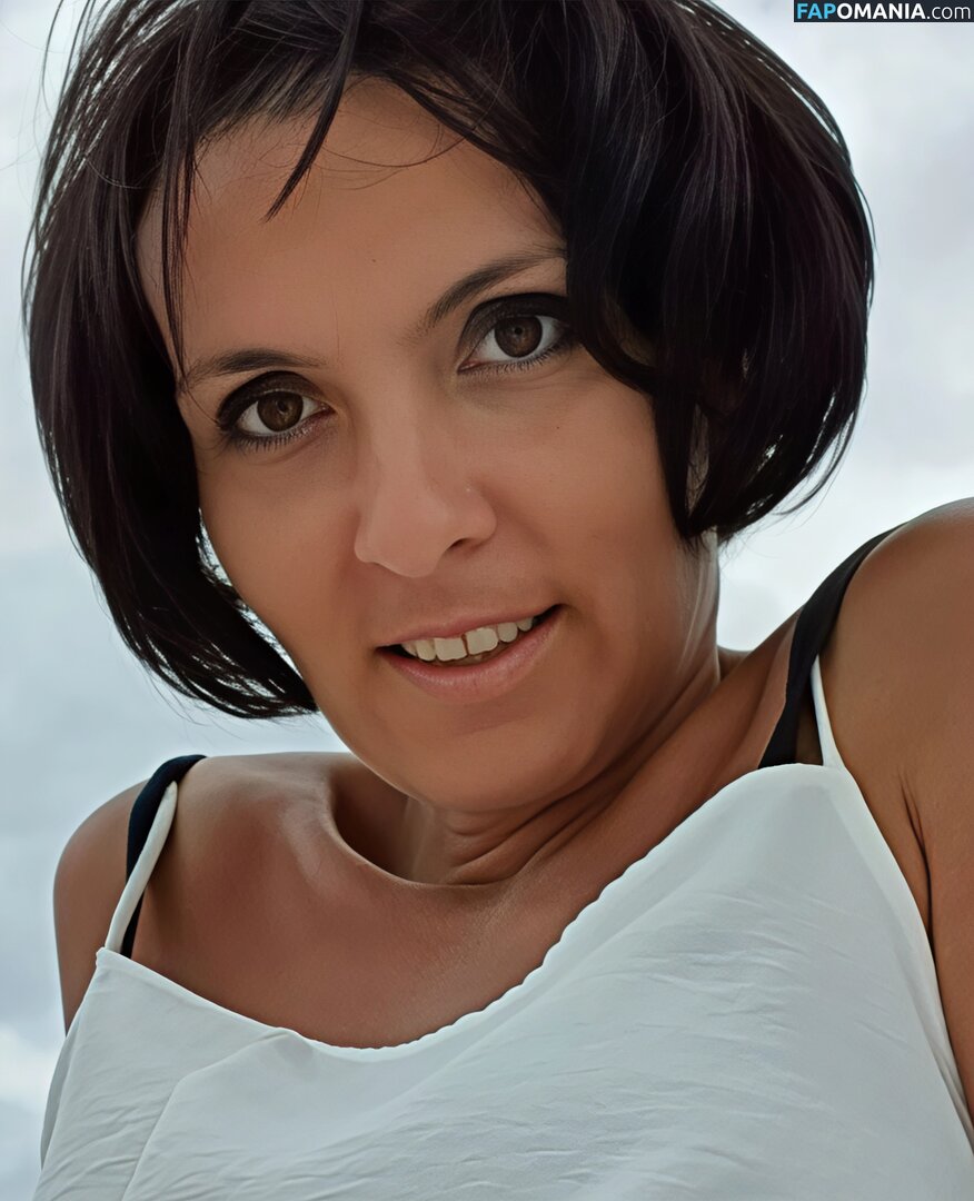 Roxana Sandu / roxana.sandu Nackt OnlyFans  Geleaktes Foto #1