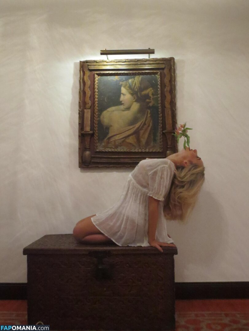 Sabrina Carpenter / https: / sabrinacarpenter Nackt OnlyFans  Geleaktes Foto #2611