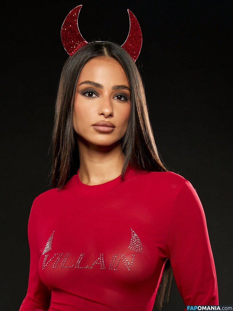 Sabrina Khouiel  / Sabrina Khouiel / Sabrinak______ / sabrinak______ Nackt OnlyFans  Geleaktes Foto #8