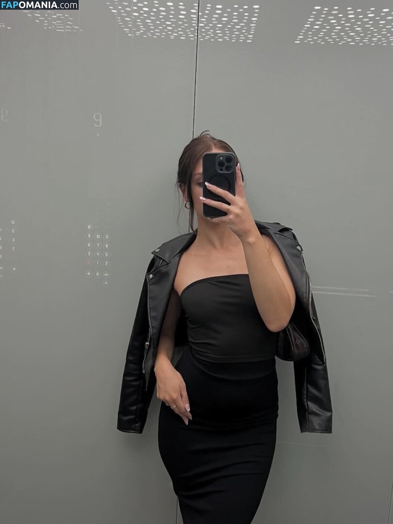 eminkarosikova / emrosik_ / secretofema Nackt OnlyFans  Geleaktes Foto #11