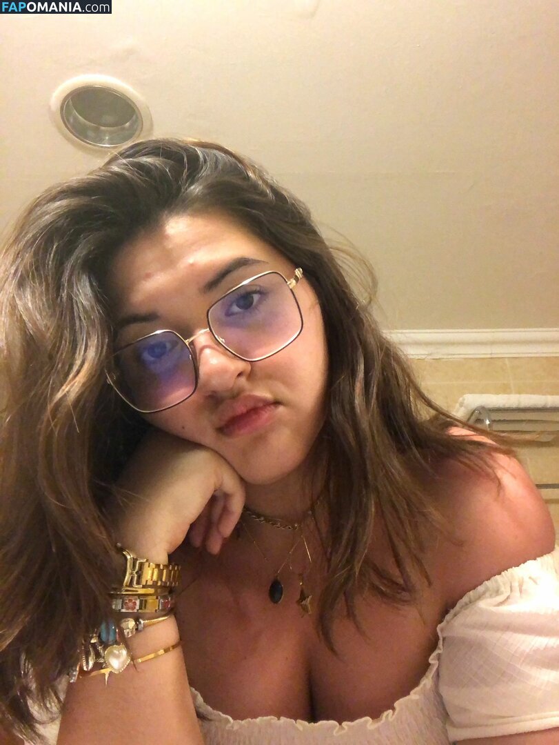 Selen Ozdemir Nackt OnlyFans  Geleaktes Foto #1