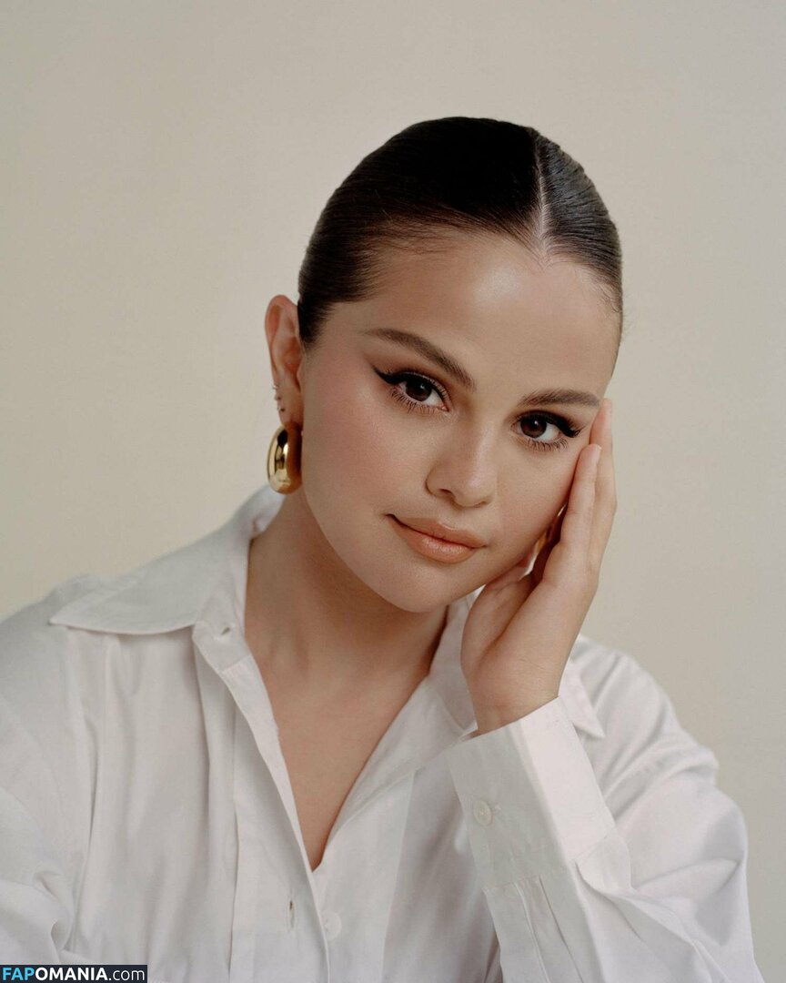 Selena Gomez Nackt Geleaktes Foto #96