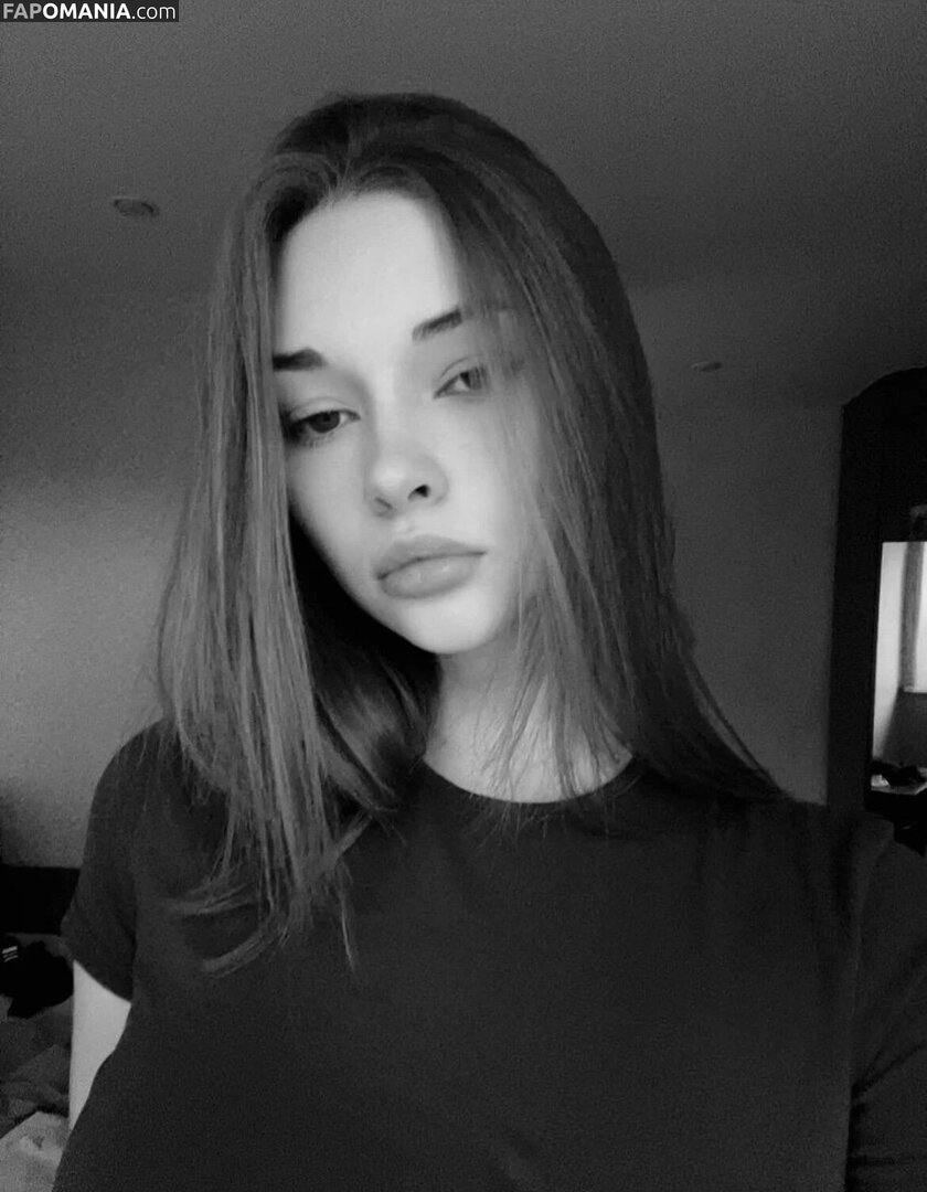 Miroslava / reel / sharrimalagisi Nackt OnlyFans  Geleaktes Foto #10