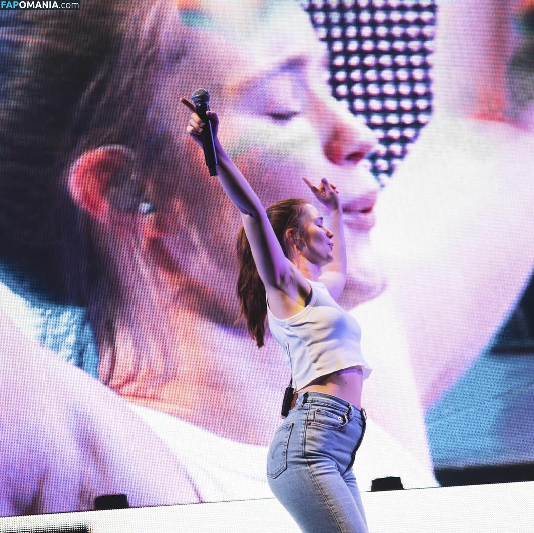 Sigrid / Sigrid Solbakk Raabe / thisissigrid Nackt OnlyFans  Geleaktes Foto #2