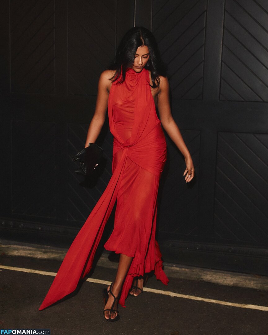 Simone Ashley / simoneashley Nackt OnlyFans  Geleaktes Foto #4