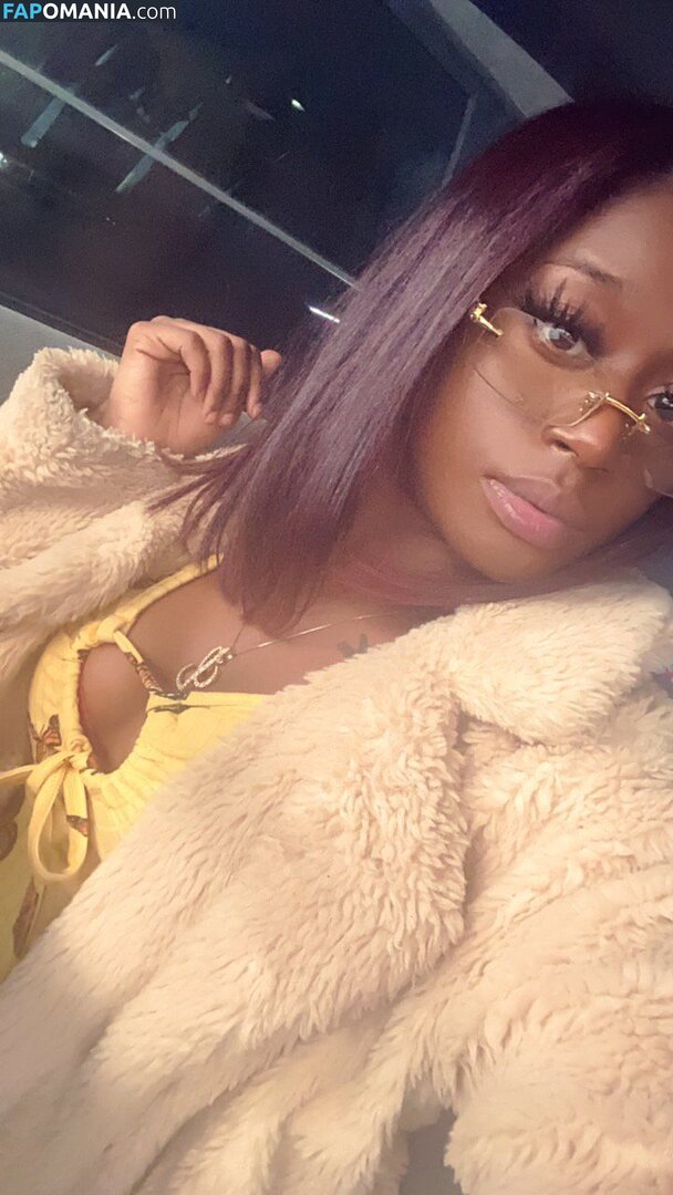 Lola B / Smoochess2xx Nackt OnlyFans  Geleaktes Foto #3