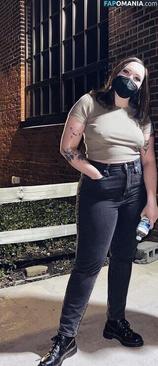 Soccer Mommy / Sophia Allison / soccermommyband Nackt OnlyFans  Geleaktes Foto #2