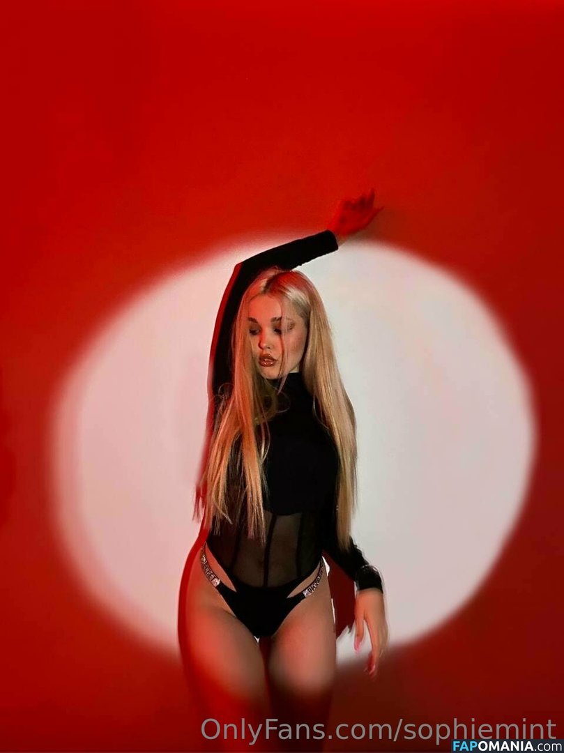 sophie_linfordd / sophiebbface Nackt OnlyFans  Geleaktes Foto #4