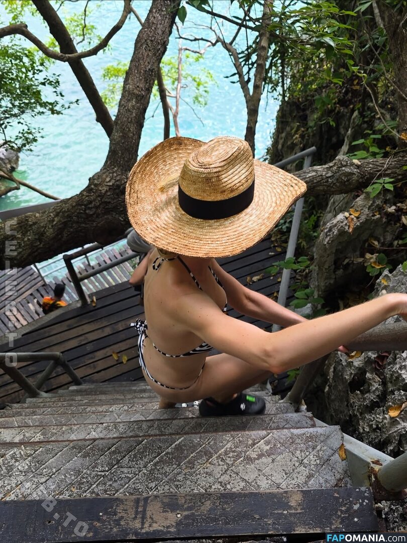 Stella Bossi / stellabossi Nackt OnlyFans  Geleaktes Foto #1