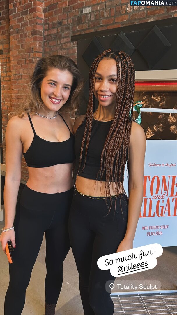 Stephanie Niles / https: / nileees Nackt OnlyFans  Geleaktes Foto #1