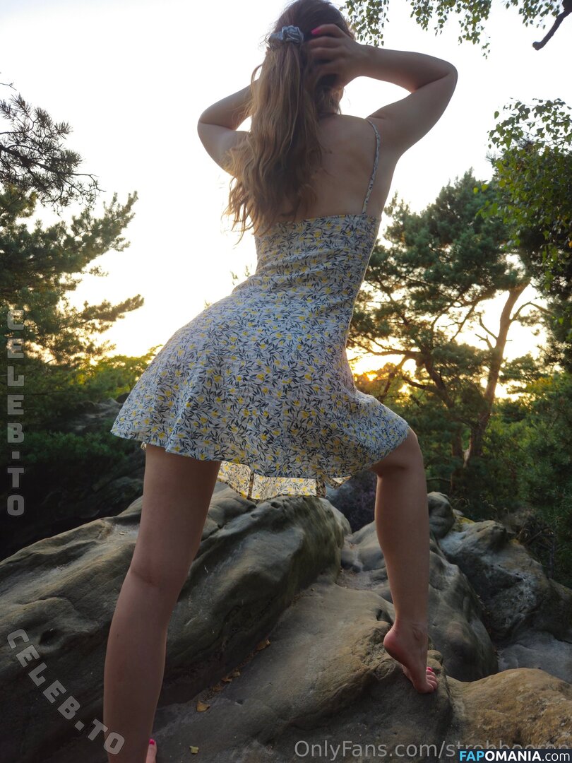 strohbeeren Nackt OnlyFans  Geleaktes Foto #1