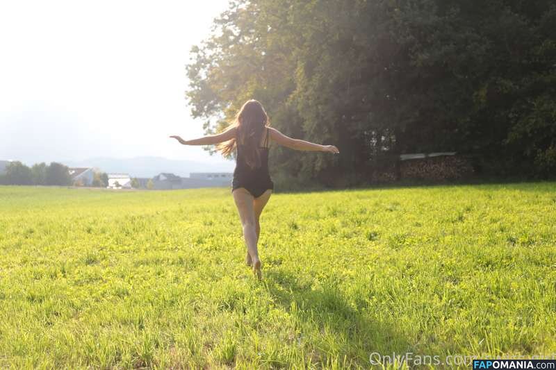 Swiss-Girl / https: / swiss-girl-vip / swissgirlvanessa Nackt OnlyFans  Geleaktes Foto #15
