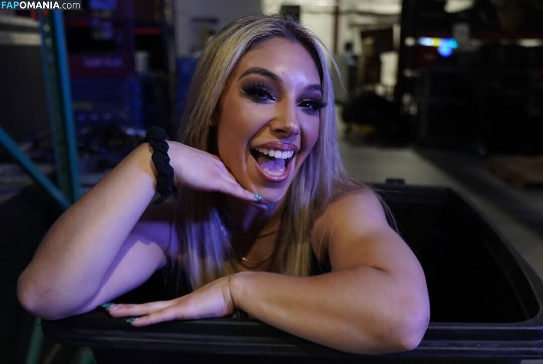 Thea Hail / theahail_wwe Nackt OnlyFans  Geleaktes Foto #7