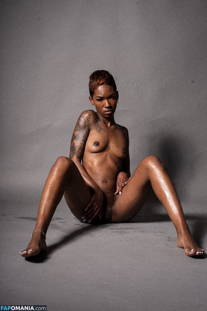 TheRealTiaReid / Tia Reid / corpsdedieu / https: / officialtiareid Nackt OnlyFans  Geleaktes Foto #9