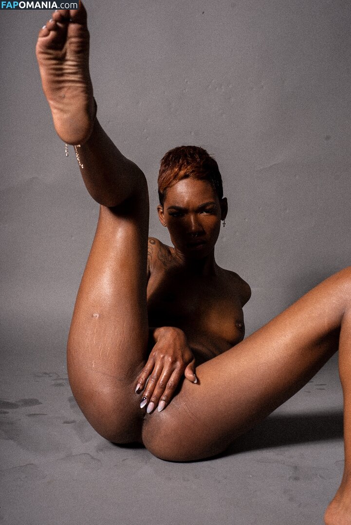 TheRealTiaReid / Tia Reid / corpsdedieu / https: / officialtiareid Nackt OnlyFans  Geleaktes Foto #11