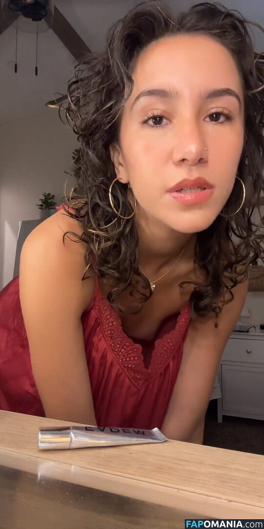 Tiktok Live Nipslips & Nudity / _hollyrh_ / florpitch.liliz / meenerrweener / mstatianaa_ Nackt OnlyFans  Geleaktes Foto #3