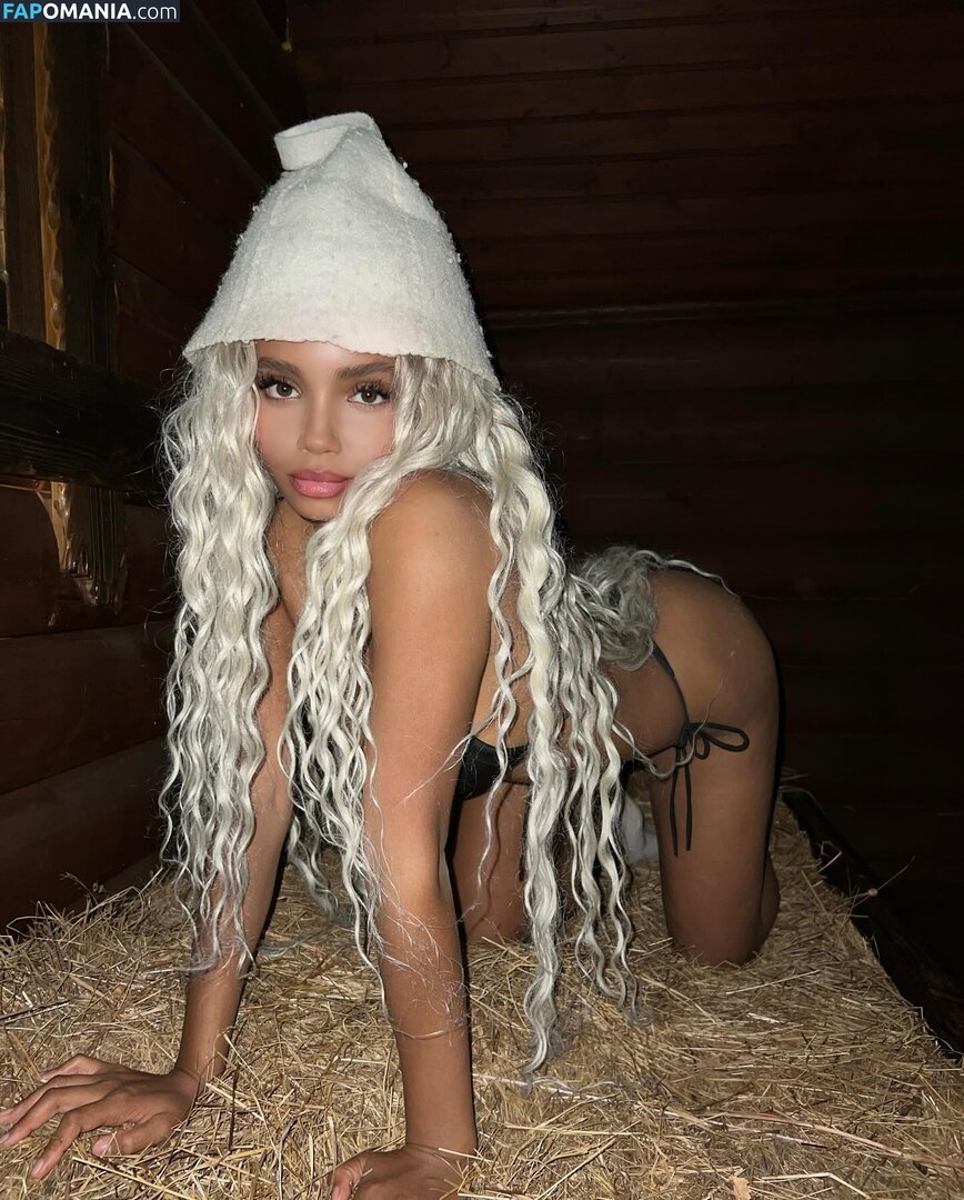 Tosyandra / victoriaonofomi Nackt OnlyFans  Geleaktes Foto #3