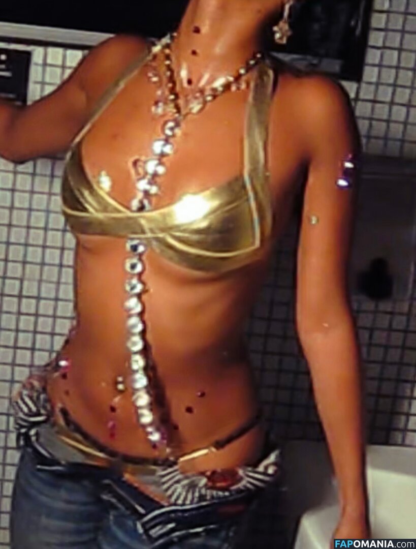 Tyla / Tyllaaaaaaa / https: Nackt OnlyFans  Geleaktes Foto #60