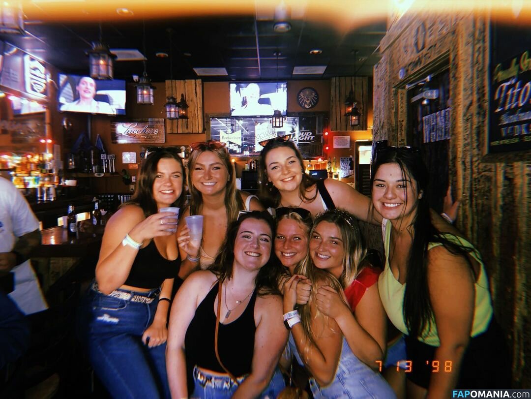 Valerie / valerie.c_ / valerieq01 Nackt OnlyFans  Geleaktes Foto #27