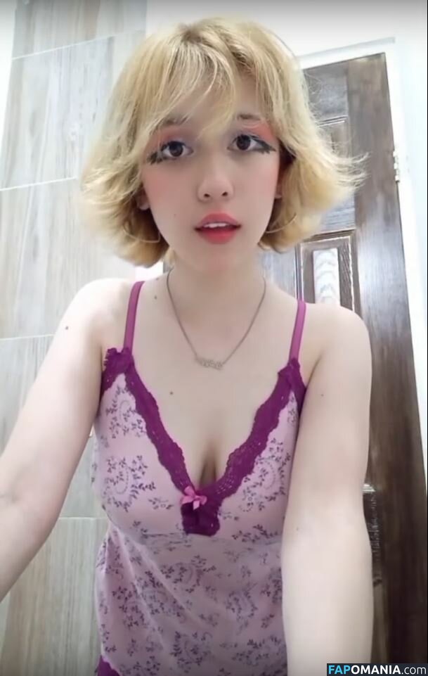 kusuoveki / kusuovk / vekikusuo / vekita / vekitk Nackt OnlyFans  Geleaktes Foto #1