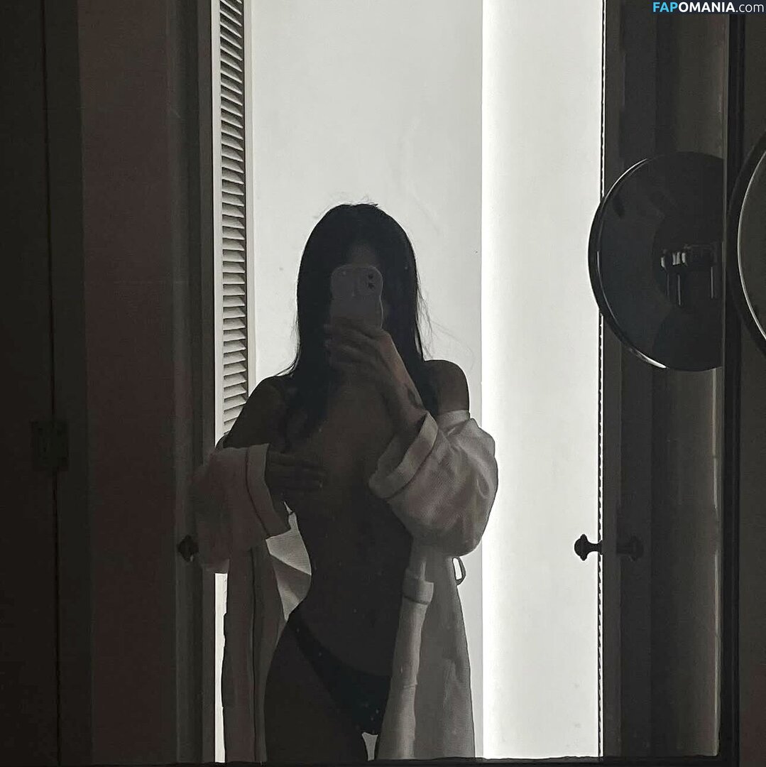 Khúc Thị Hương / Veronica Lucifer / akashi.yumi.3 / madamelucy / veronica_lucifer_ Nackt OnlyFans  Geleaktes Foto #2